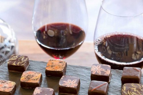 Aprenda como combinar chocolate e vinho!